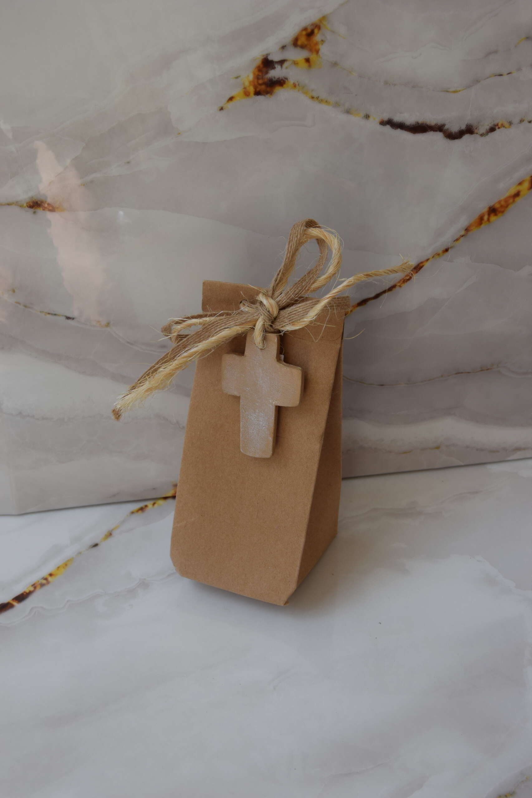 Μπομπονιέρα Βάπτισης Κραφτ Κουτί με Ξύλινο Σταυρό - Image 2