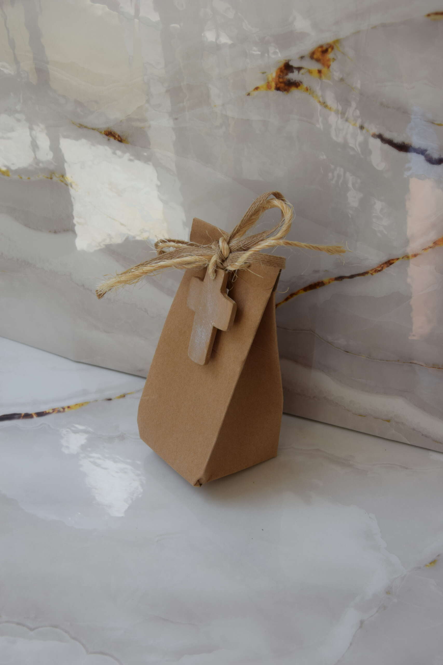 Μπομπονιέρα Βάπτισης Κραφτ Κουτί με Ξύλινο Σταυρό - Image 3