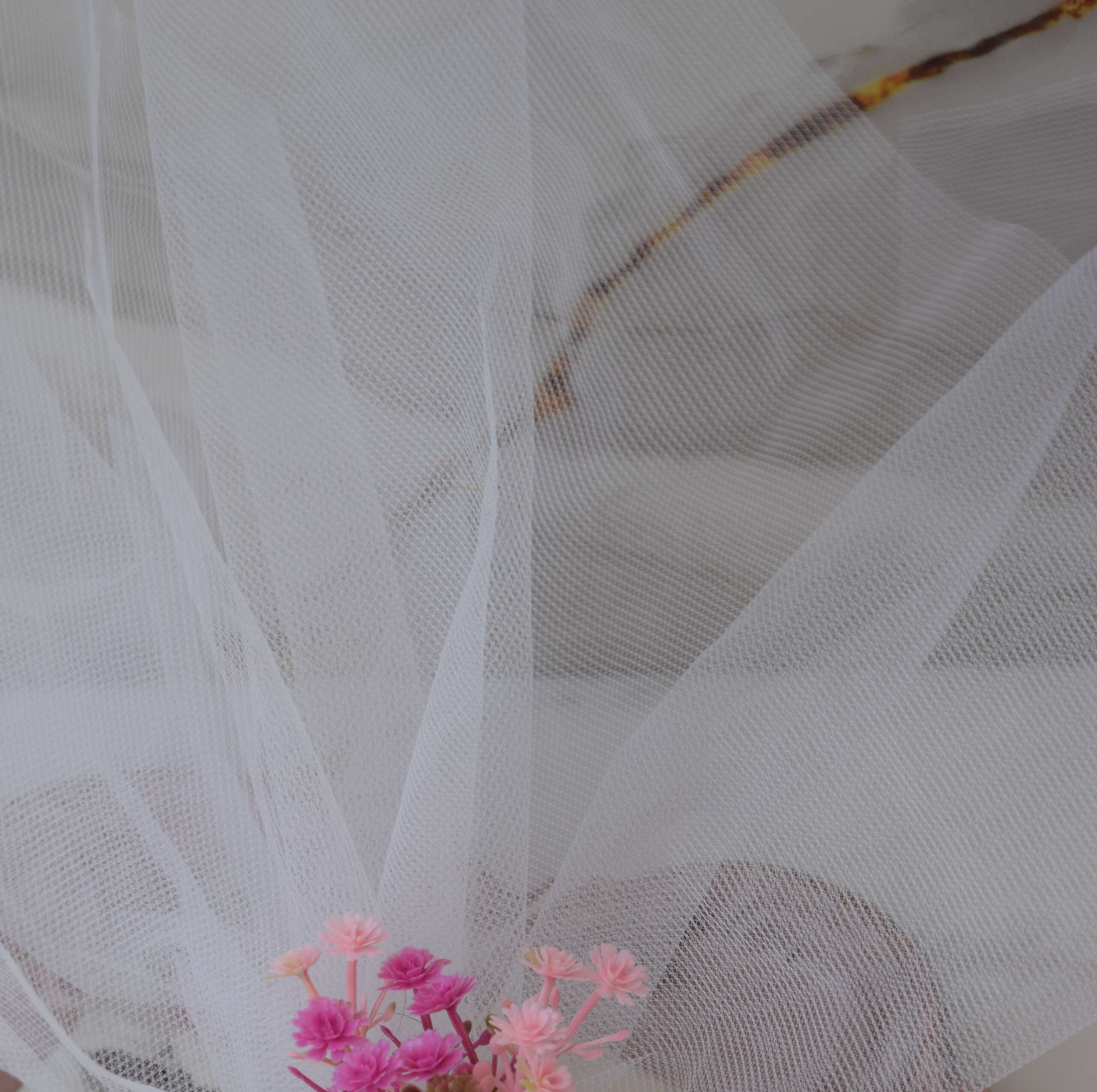 Μπομπονιέρα Γάμου ή Βάπτισης Τούλι με Ροζ Ανθοσύνθεση - Image 2