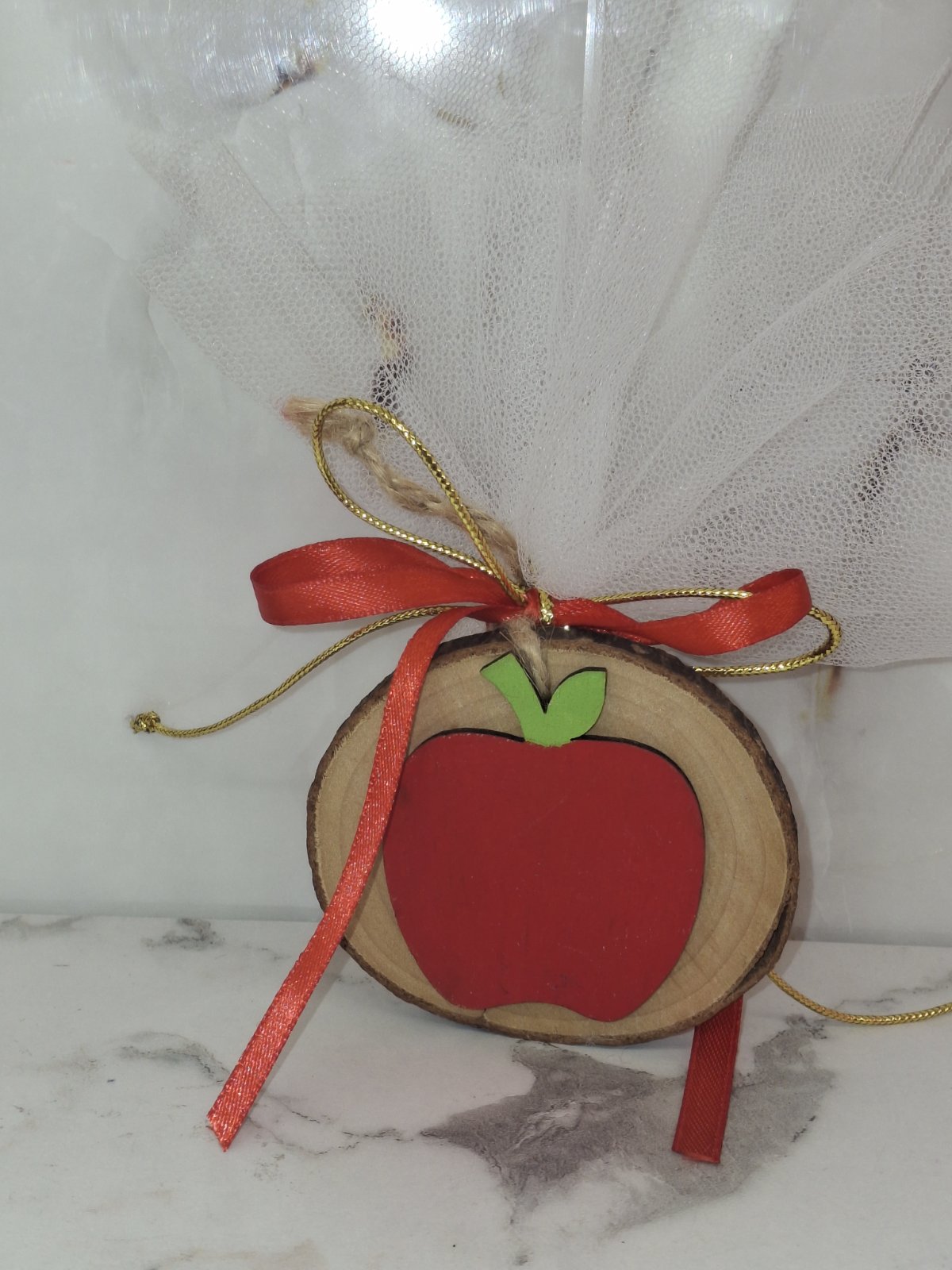 Ξύλινη Μπομπονιέρα με Μήλο – Χειροποίητη - Image 2