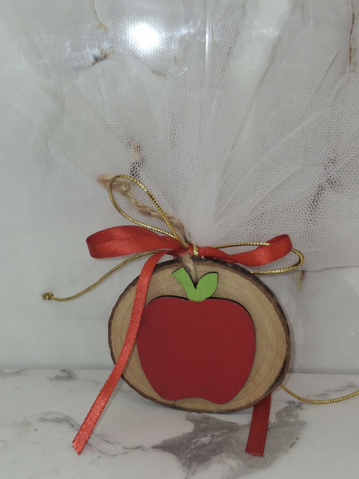 Ξύλινη Μπομπονιέρα με Μήλο – Χειροποίητη - Image 3